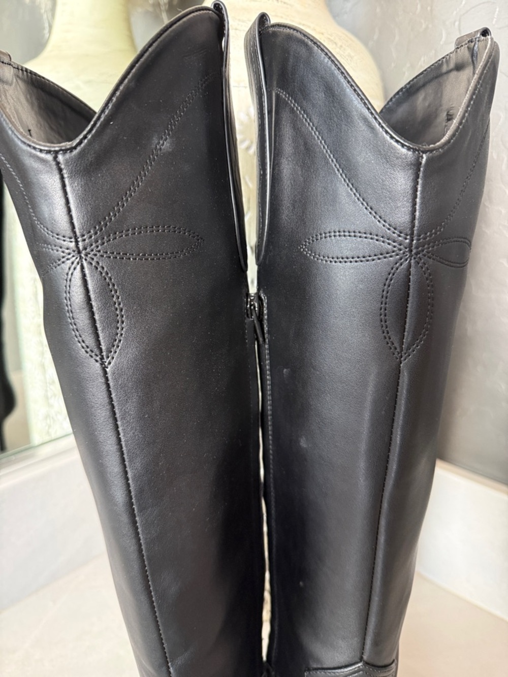 I.N.C. International Concepts NWOB
Women's Hayleigh Mid-Heel Cowboy Boots 7.5 - Picture 3 of 7